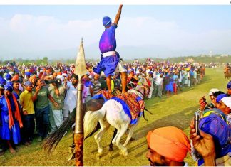 Hola-Mahalla-Singh-riding-horses 1