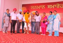 ਆਈ ਏ ਐੱਸ ਬਣਨ ਤੇ ਡਾ: ਬਲਪ੍ਰੀਤ ਸਿੰਘ ਨੂੰ ਸਕੂਲ ਵੱਲੋਂ ਕੀਤਾ ਗਿਆ ਸਨਮਾਨਿਤ