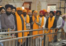 ਘਾਨਾ ਦੇ ਹਾਈ ਕਮਿਸ਼ਨਰ ਤੇ ਰੇਲਵੇ ਮੰਤਰੀ ਵੱਲੋਂ ਗੁਰਦੁਆਰਾ ਬੇਰ ਸਾਹਿਬ ਦੇ ਦਰਸ਼ਨ