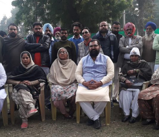 ਜਿਲ੍ਹਾ ਪ੍ਰੀਸਦ ਦੀ ਚੇਅਰਮੈਨ ਦੀ ਚੋਣ ’ਚ ਧੱਕੇਸਾਹੀ ਤੇ 55 ਲੱਖ ਦੀ ਸੌਦੇਬਾਜੀ ਦਾ ਦੋਸ਼ : ਪ੍ਰੀਸਦ ਮੈਂਬਰਾਂ ਤੇ ਕਾਂਗਰਸੀ ਅਹੁਦੇਦਾਰਾਂ ਵੱਲੋਂ ਅਸਤੀਫੇ ਦੇਣ ਦਾ ਐਲਾਨ