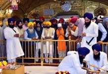 ਗੁਰੂ ਕੀ ਨਗਰੀ ‘ਚ ਨੱਤਮਸਤਕ ਹੋਈ ਭਗਵੰਤ ਮਾਨ ਤੇ ਅਰਵਿੰਦ ਕੇਜਰੀਵਾਲ