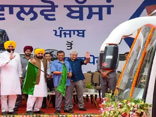 CM ਮਾਨ ਤੇ ਕੇਜਰੀਵਾਲ ਦੇ 4 ਸਟਾਰ ਹੋਟਲ ‘ਚ ਰੁਕਣ ਦਾ 2.18 ਲੱਖ ਬਿੱਲ ਪ੍ਰਸ਼ਾਸਨ ਨੂੰ ਭੇਜਣ ‘ਤੇ ਭਖ਼ੀ ਸਿਆਸਤ