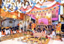 ਪ੍ਰਕਾਸ਼ ਪੁਰਬ ਮੌਕੇ ਸ੍ਰੀ ਹਰਿਮੰਦਰ ਸਾਹਿਬ ਵਿਖੇ ਲੱਖਾਂ ਸੰਗਤਾਂ ਹੋਈਆਂ ਨਤਮਸਤਕ