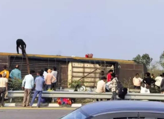 ਬੱਸ ਪਲਟੀ, 7 ਦੀ ਮੌਤ,40 ਤੋਂ ਵੱਧ ਜ਼ਖਮੀ